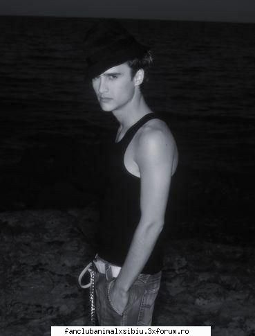 hiena huhu ador poza asta fff hot