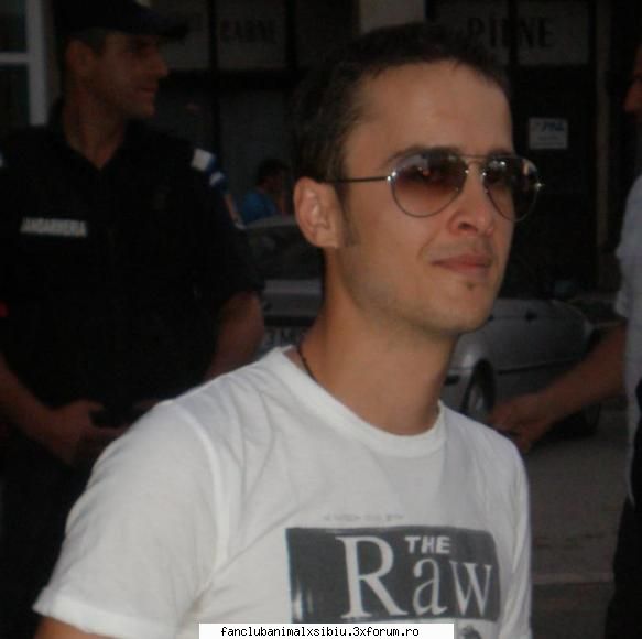 un momosh foc.. =) hiena